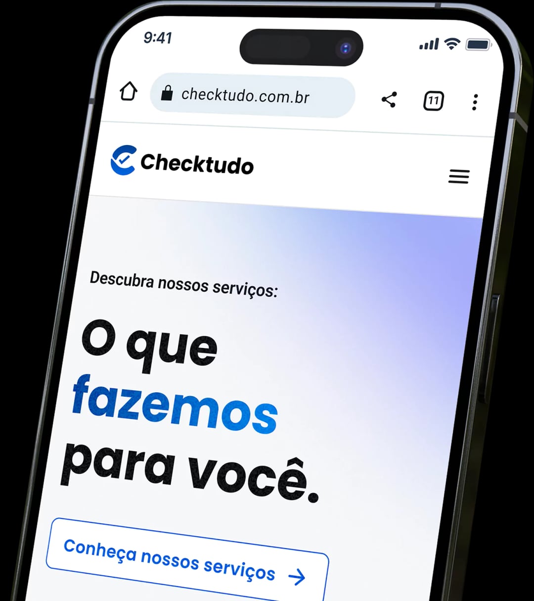 Celular com o site da checktudo aberto